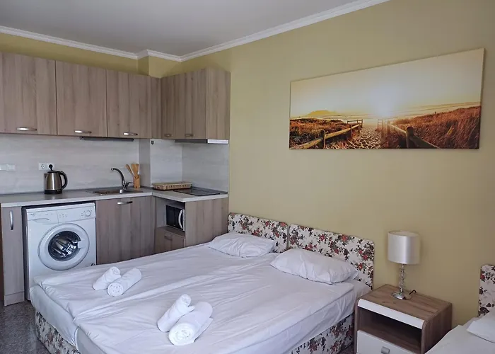 Admiral Plaza Premium Солнечный берег