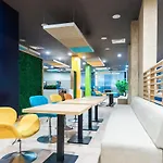 Admiral Plaza Premium Апартаменти *