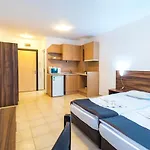 Admiral Plaza Premium Апартаменти