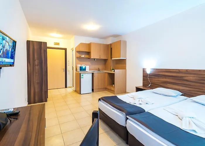 Admiral Plaza Premium דירה